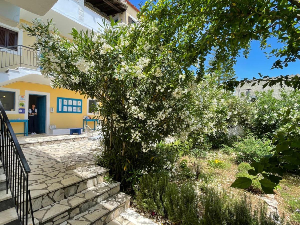 Sunflower Apartments & Studios Kassiopi Ngoại thất bức ảnh