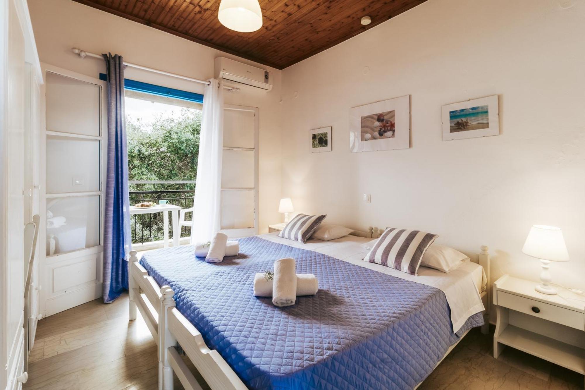 Sunflower Apartments & Studios Kassiopi Ngoại thất bức ảnh