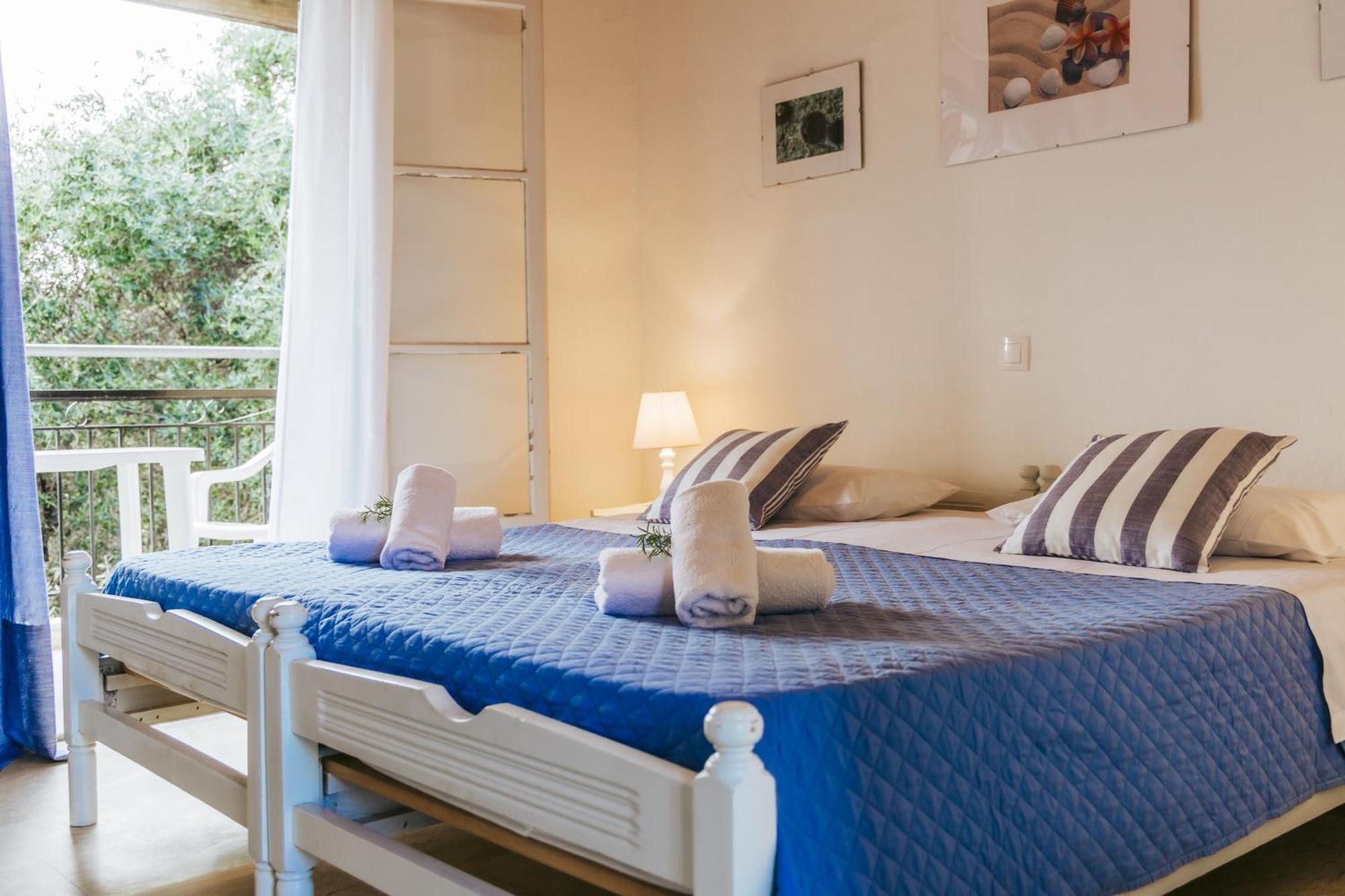 Sunflower Apartments & Studios Kassiopi Ngoại thất bức ảnh