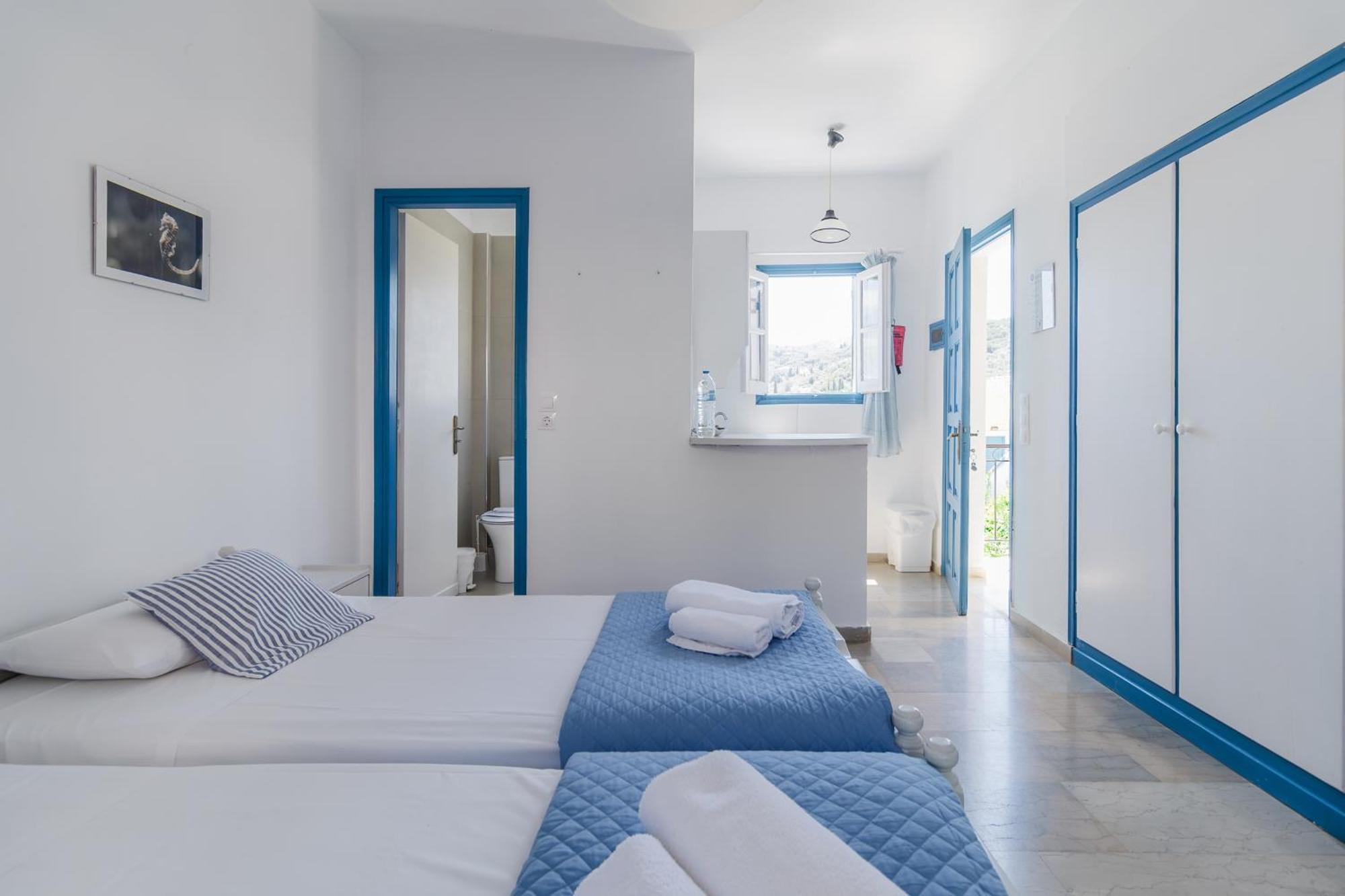 Sunflower Apartments & Studios Kassiopi Ngoại thất bức ảnh