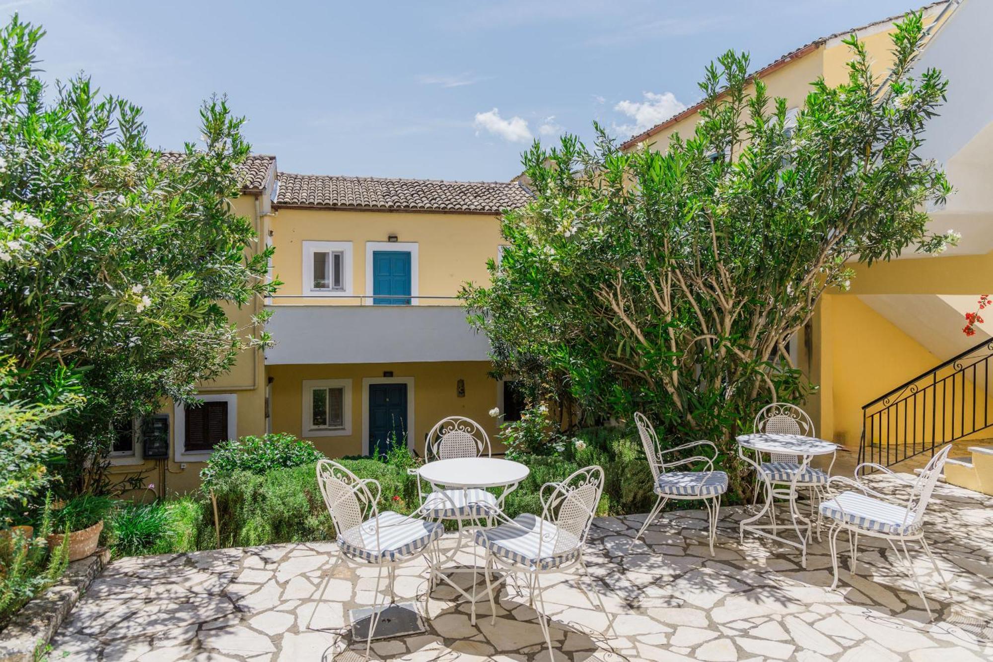 Sunflower Apartments & Studios Kassiopi Ngoại thất bức ảnh